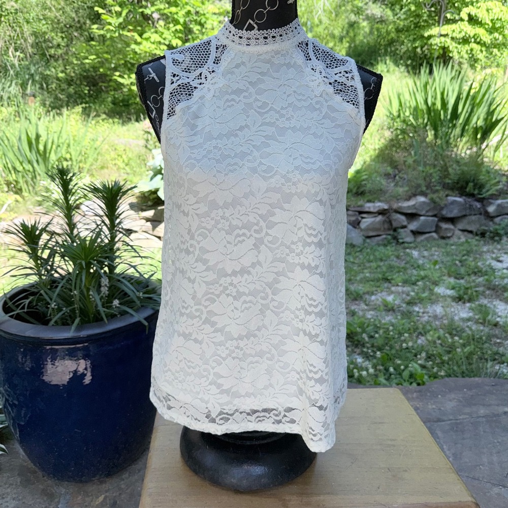 Cable & Gauge White Lace Top Small Mock Neck Sleeveless Sheer‎ Overlay Top Lined